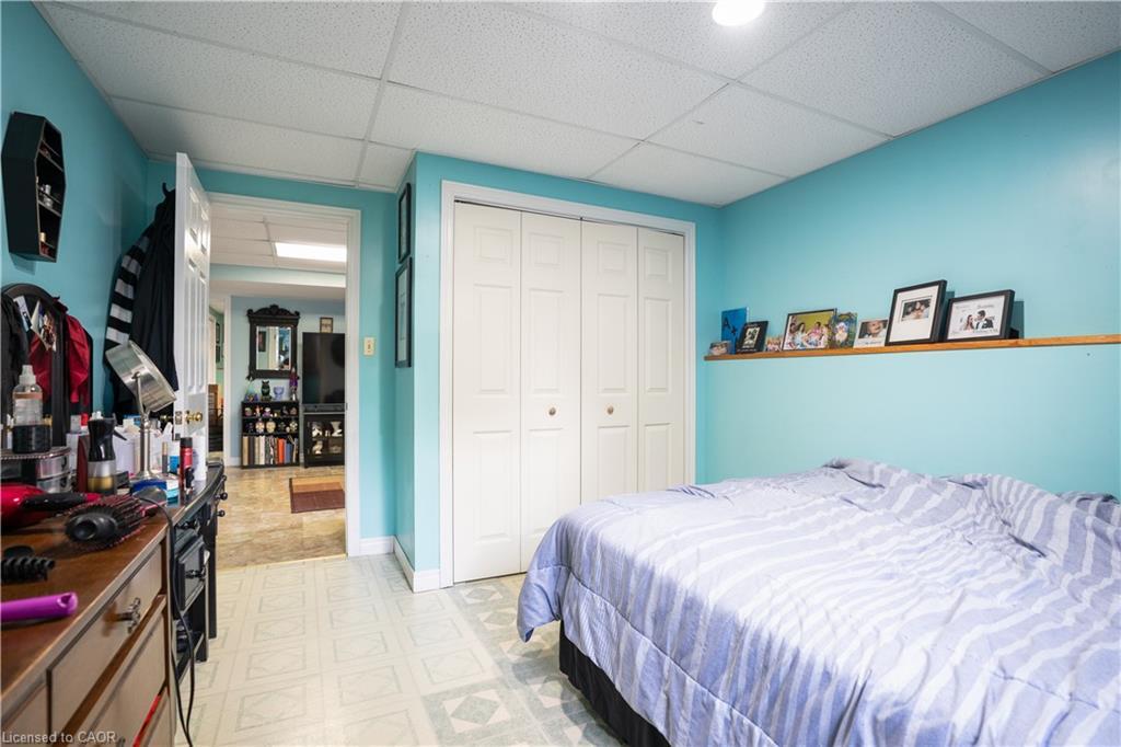 40 Balsam Street, Welland, ON - Indoor Photo Showing Bedroom