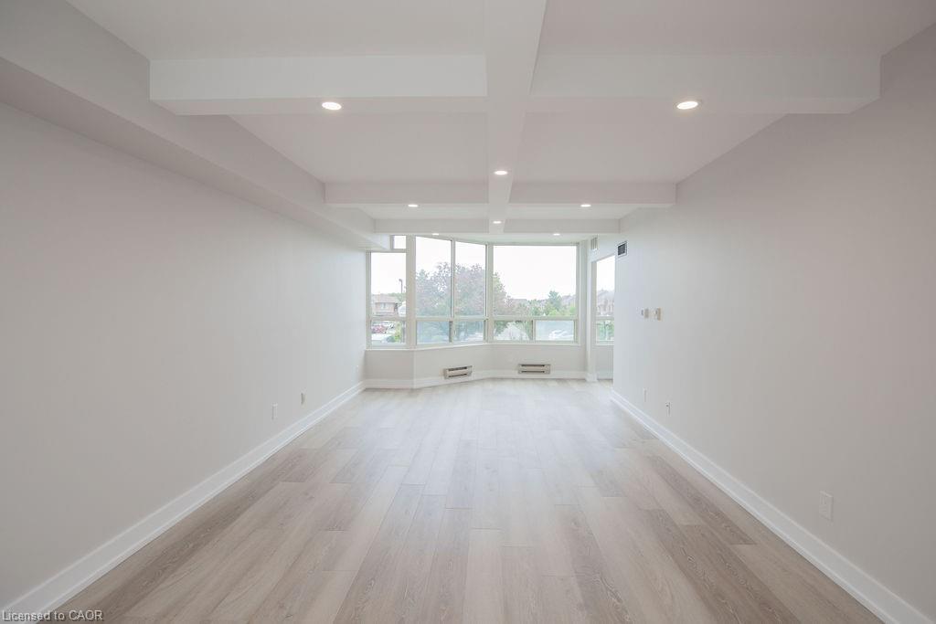 210-495 Highway 8, Stoney Creek, ON - Indoor Photo Showing Other Room