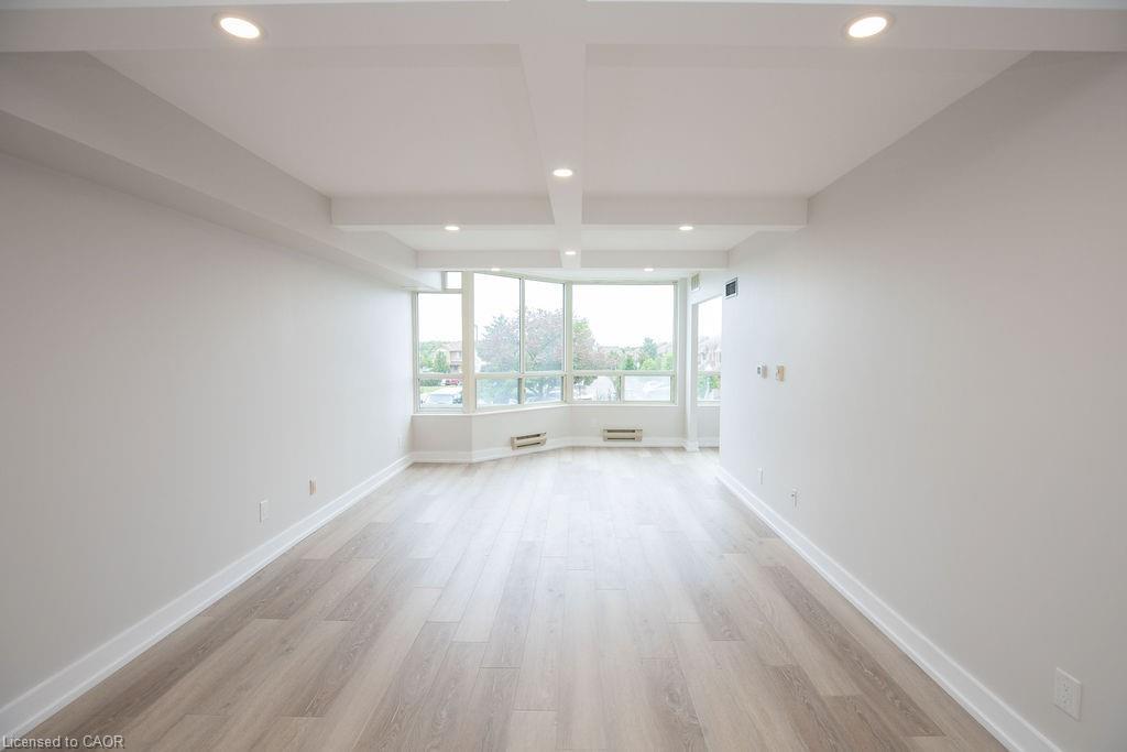 210-495 Highway 8, Stoney Creek, ON - Indoor Photo Showing Other Room