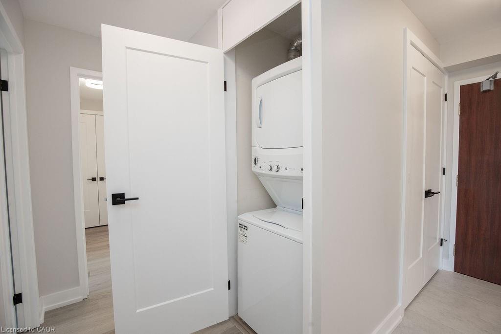 210-495 Highway 8, Stoney Creek, ON - Indoor Photo Showing Laundry Room