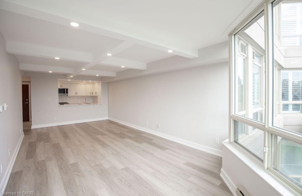 210-495 Highway 8, Stoney Creek, ON - Indoor Photo Showing Other Room