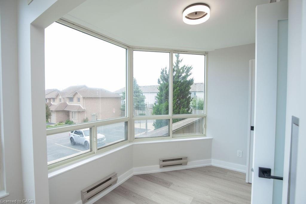 210-495 Highway 8, Stoney Creek, ON - Indoor Photo Showing Other Room