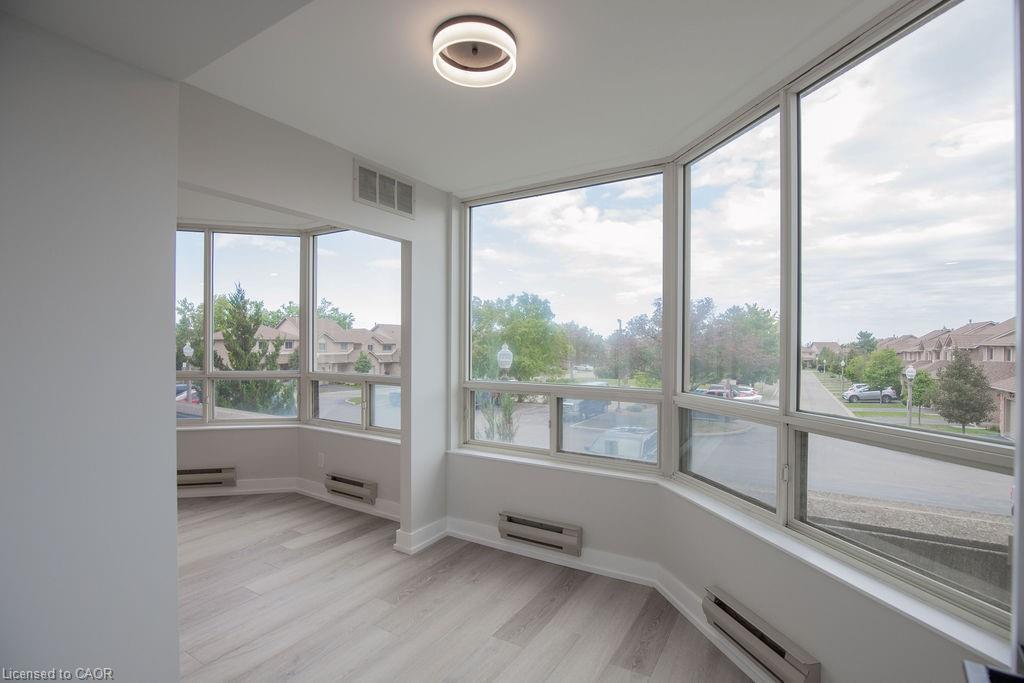 210-495 Highway 8, Stoney Creek, ON - Indoor Photo Showing Other Room