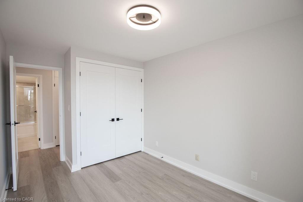 210-495 Highway 8, Stoney Creek, ON - Indoor Photo Showing Other Room