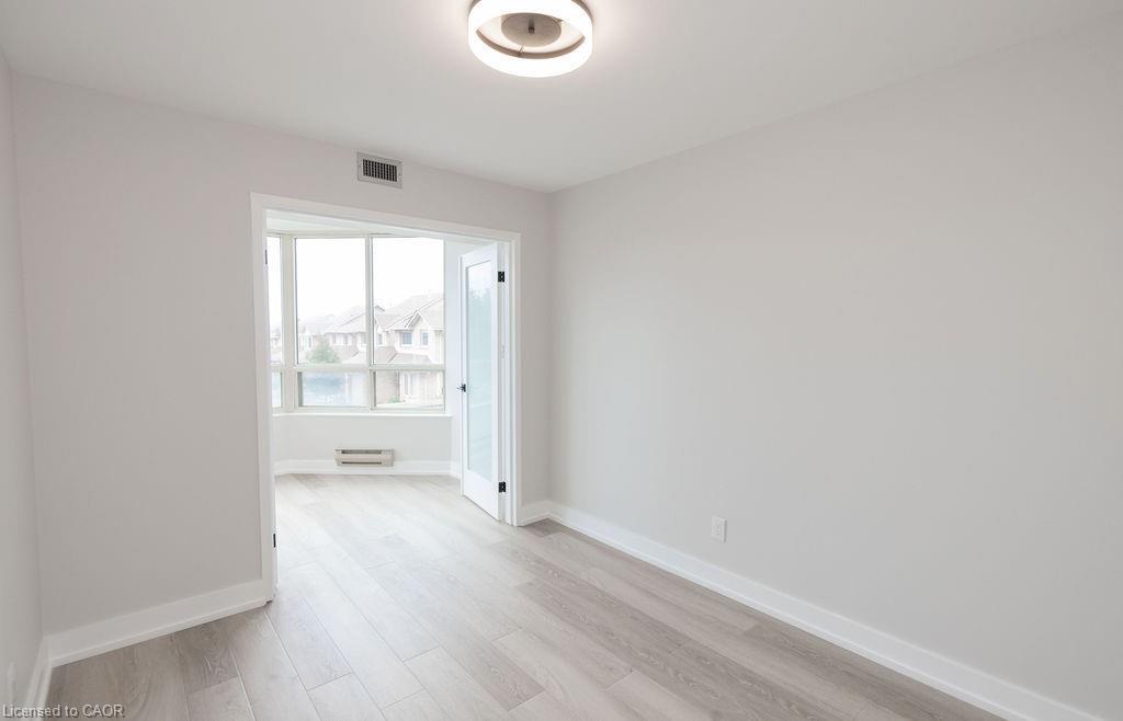 210-495 Highway 8, Stoney Creek, ON - Indoor Photo Showing Other Room