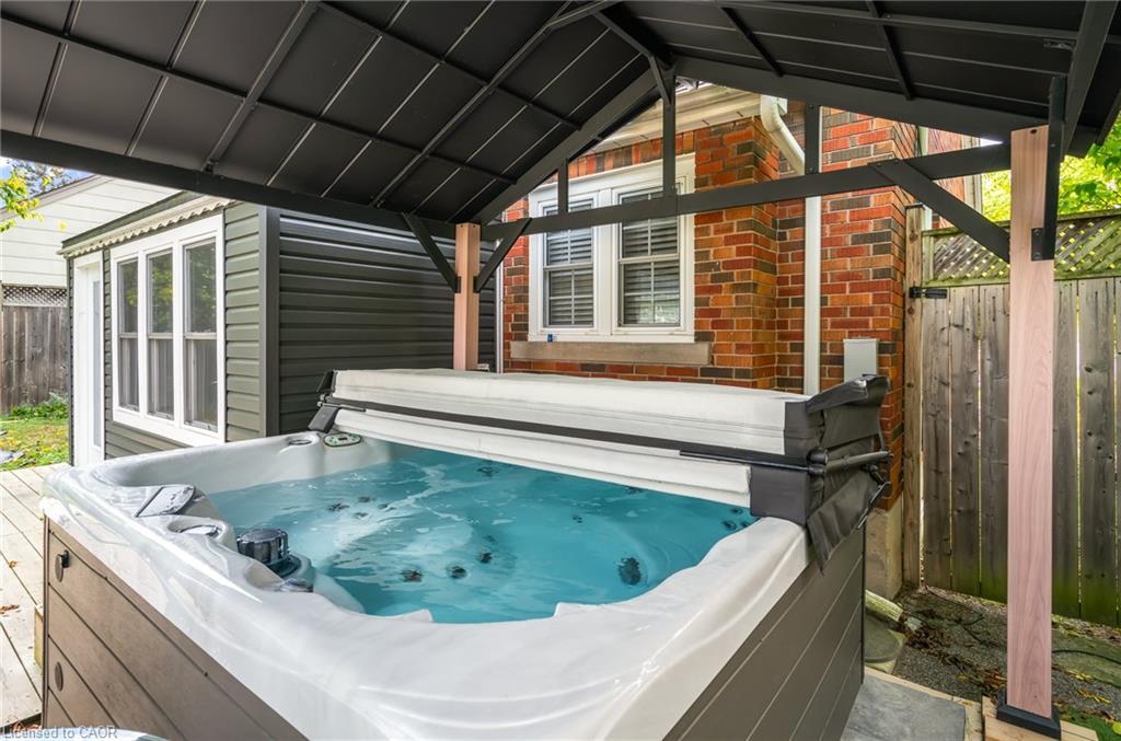 5201 Valley Way, Niagara Falls, ON - Outdoor With Exterior