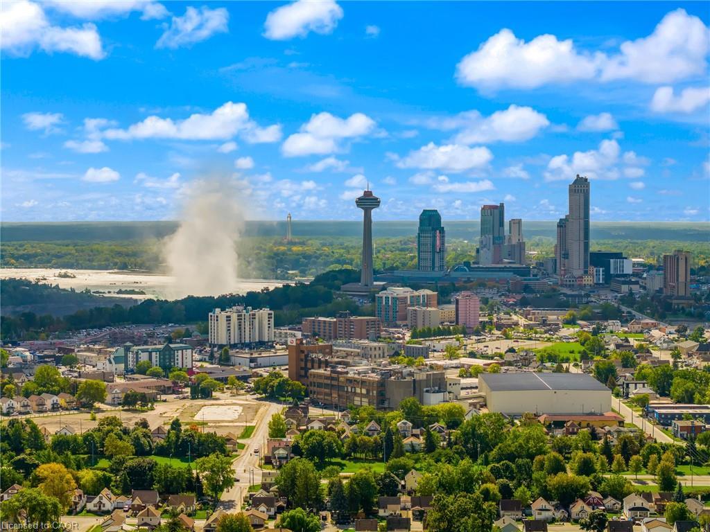 5201 Valley Way, Niagara Falls, ON - Outdoor With View