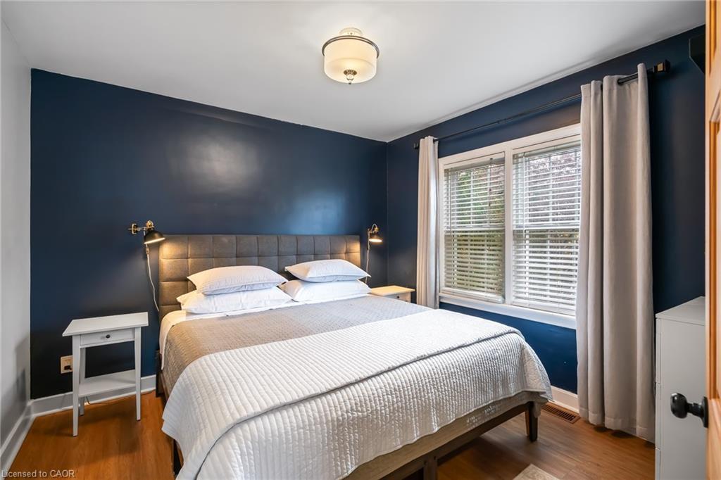 5201 Valley Way, Niagara Falls, ON - Indoor Photo Showing Bedroom