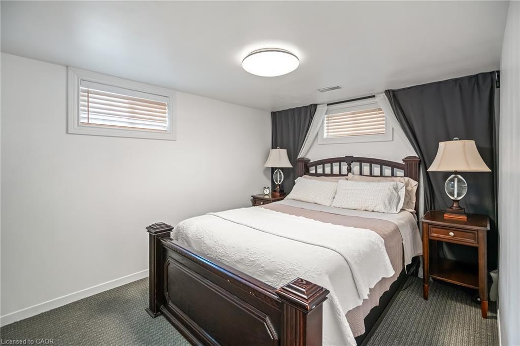 5201 Valley Way, Niagara Falls, ON - Indoor Photo Showing Bedroom