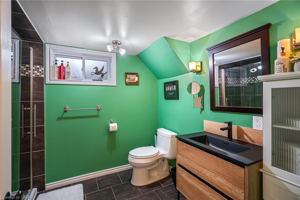5201 Valley Way, Niagara Falls, ON - Indoor Photo Showing Bathroom