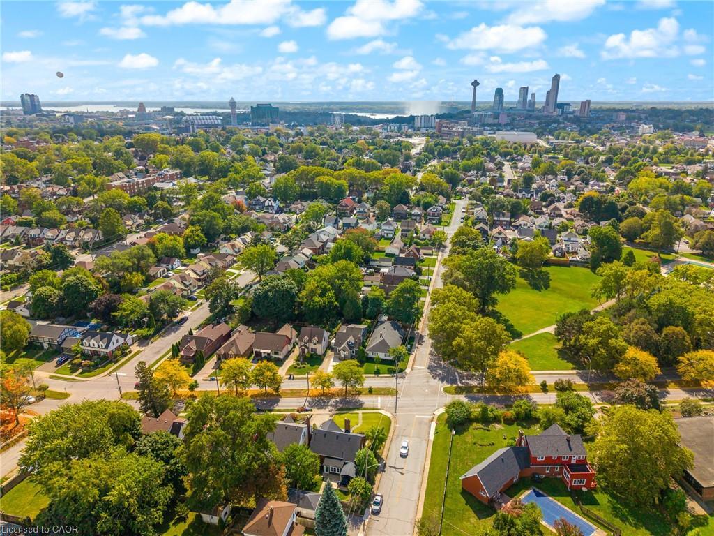 5201 Valley Way, Niagara Falls, ON - Outdoor With View