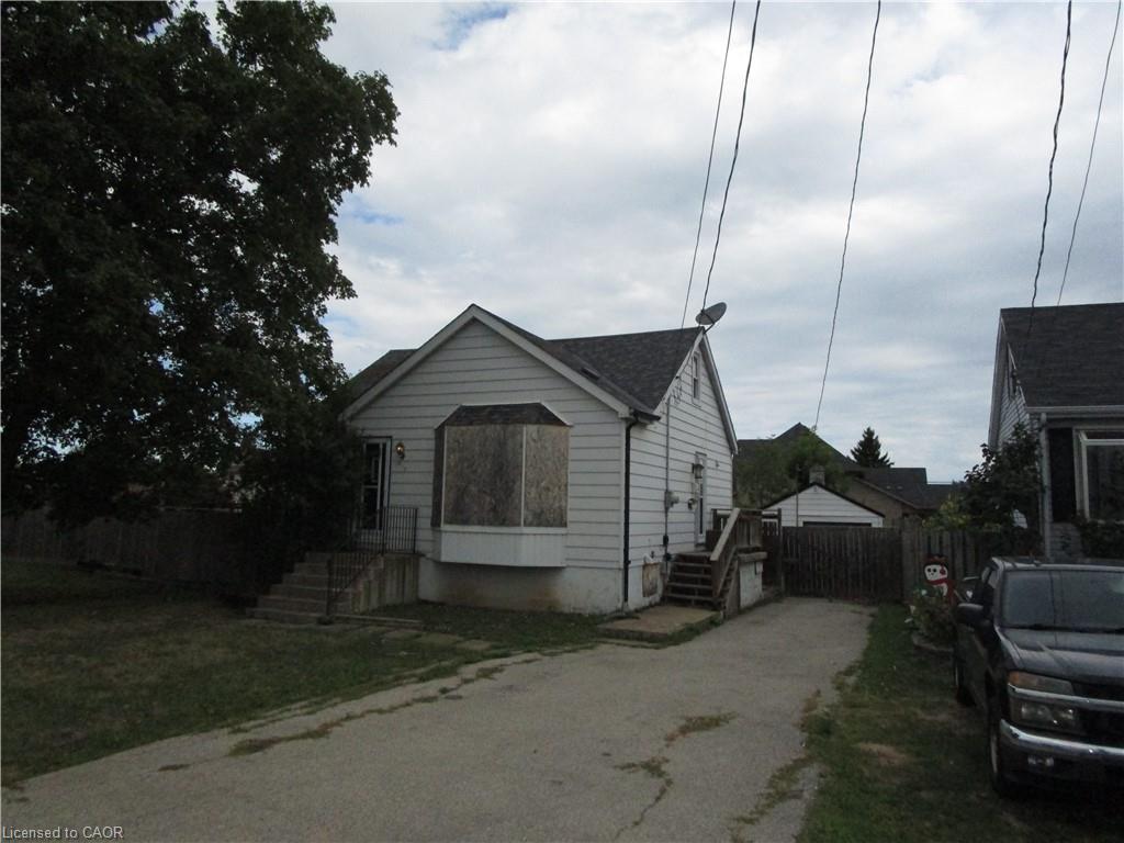 411-413 Highway 8, Hamilton, ON - Outdoor