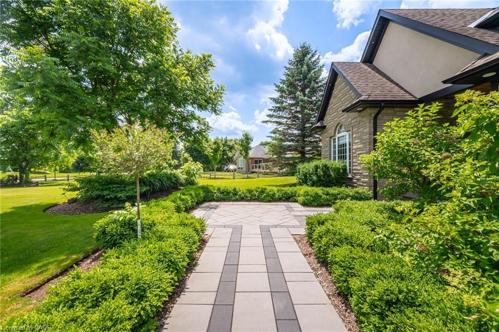 4 Deer View Ridge, Puslinch, ON - Outdoor