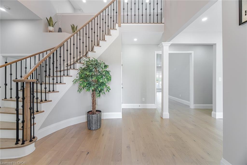 4 Deer View Ridge, Puslinch, ON - Indoor Photo Showing Other Room