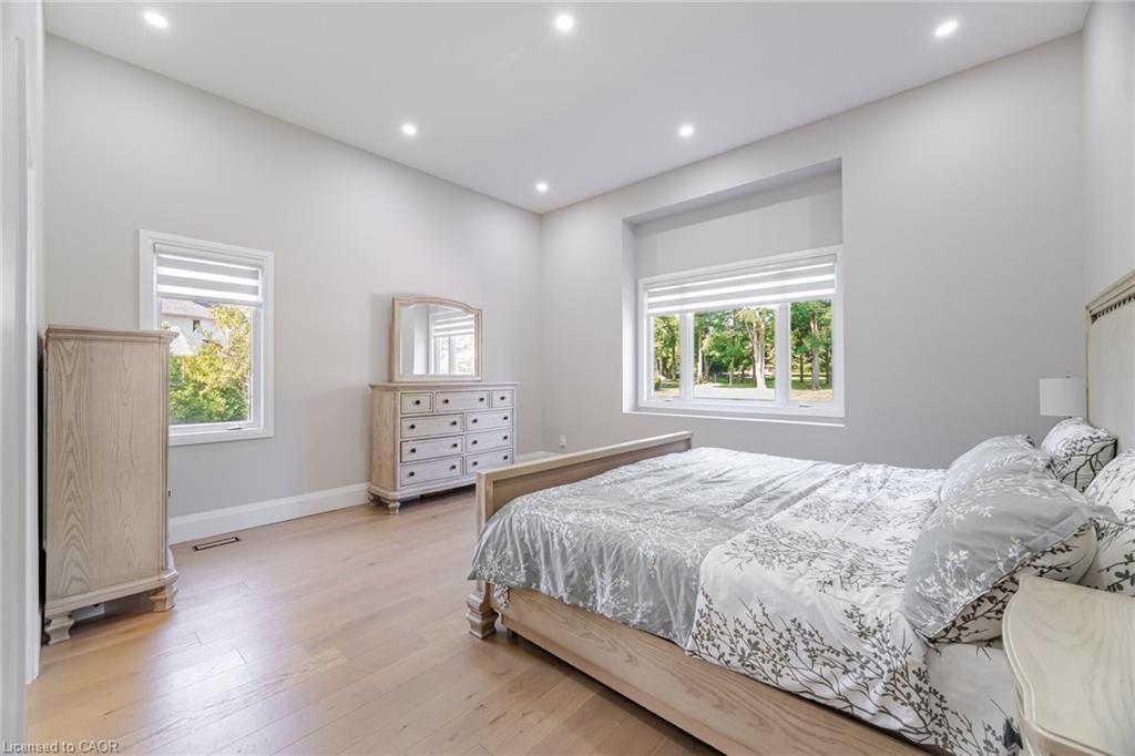 4 Deer View Ridge, Puslinch, ON - Indoor Photo Showing Bedroom