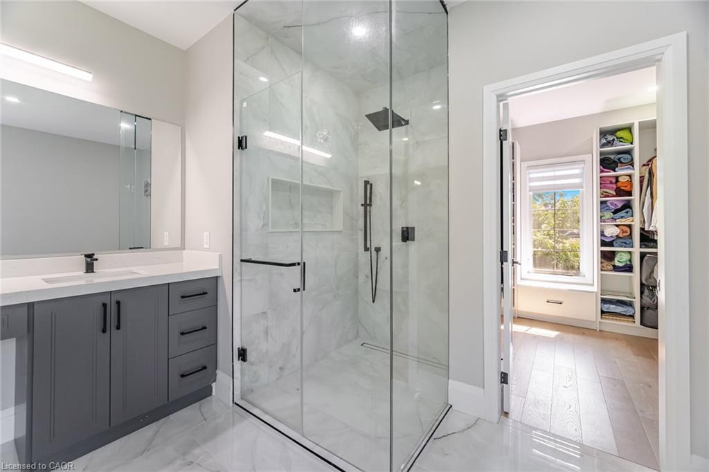 4 Deer View Ridge, Puslinch, ON - Indoor Photo Showing Bathroom
