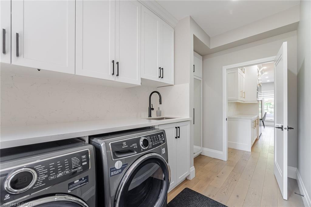 4 Deer View Ridge, Puslinch, ON - Indoor Photo Showing Laundry Room