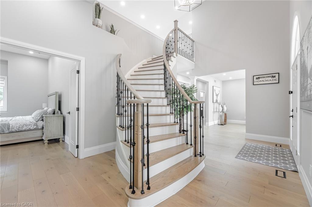 4 Deer View Ridge, Puslinch, ON - Indoor Photo Showing Other Room