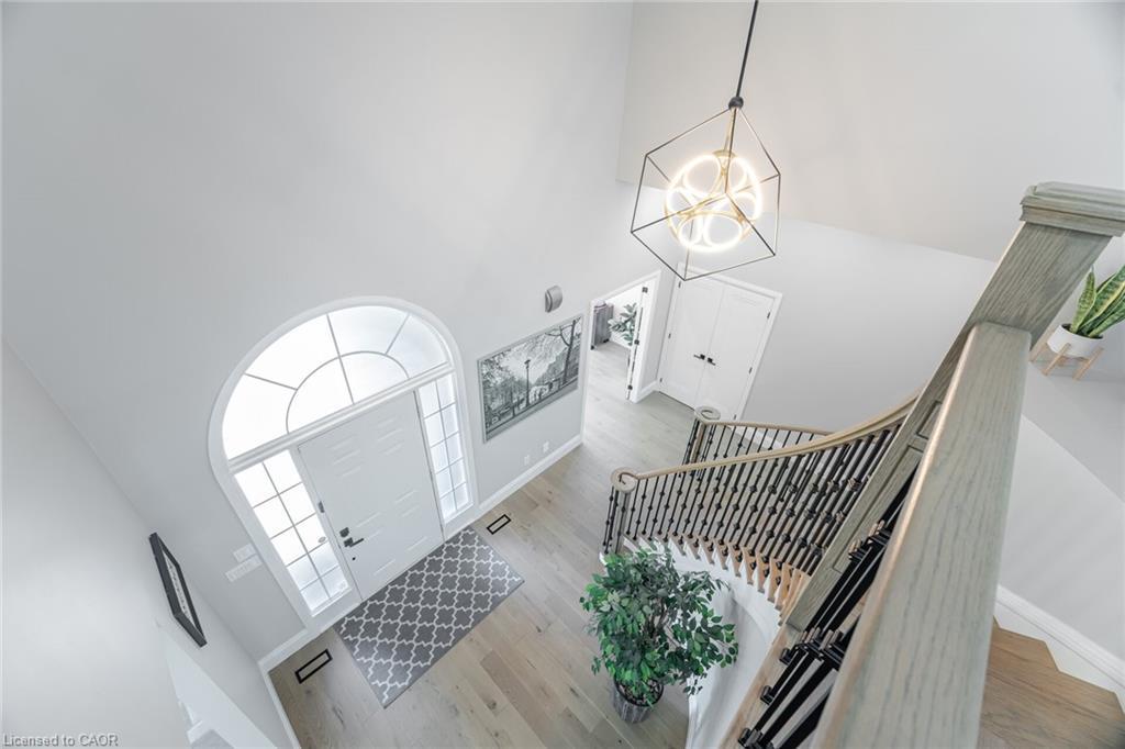 4 Deer View Ridge, Puslinch, ON - Indoor Photo Showing Other Room