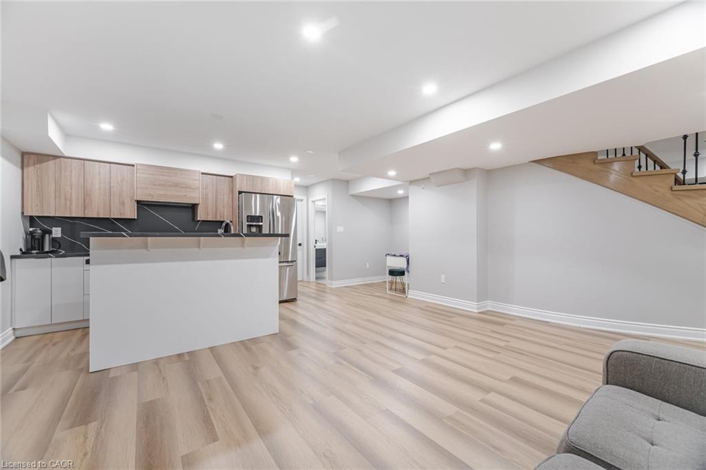 4 Deer View Ridge, Puslinch, ON - Indoor Photo Showing Kitchen