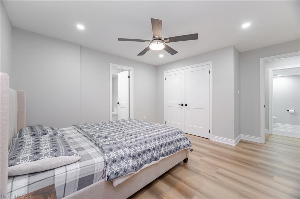 4 Deer View Ridge, Puslinch, ON - Indoor Photo Showing Bedroom