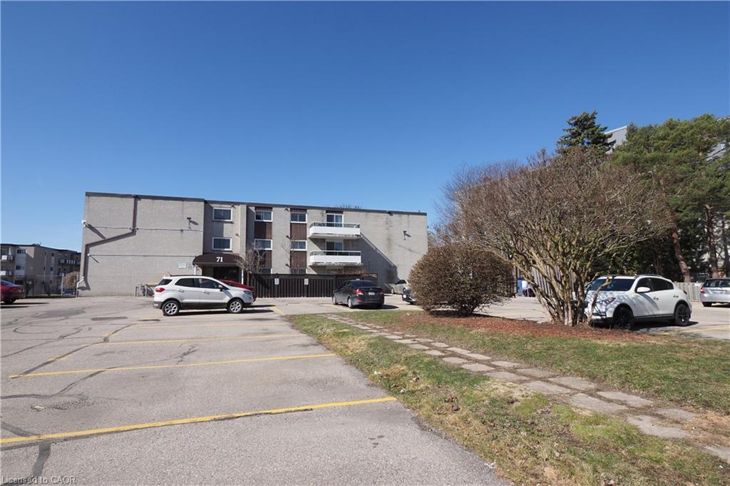 105-71 Vanier Drive, Kitchener, ON - Outdoor