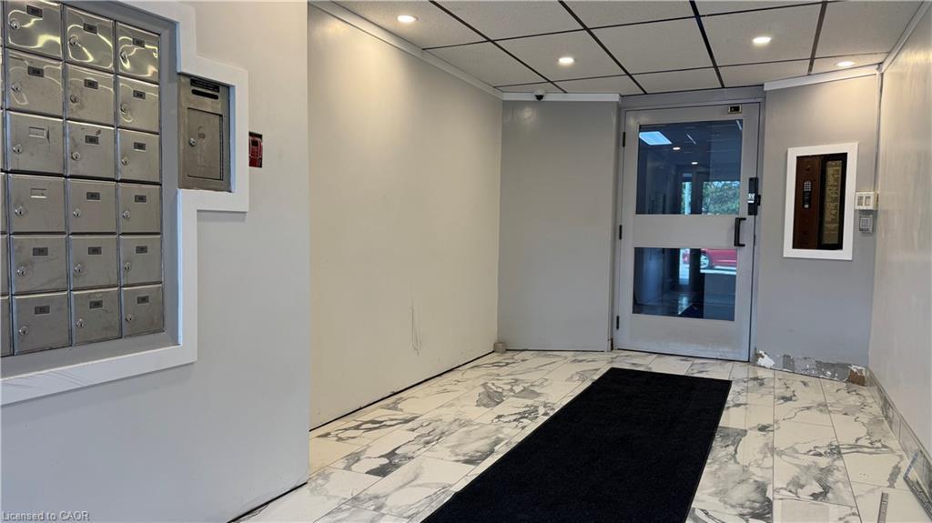 105-71 Vanier Drive, Kitchener, ON - Indoor Photo Showing Other Room