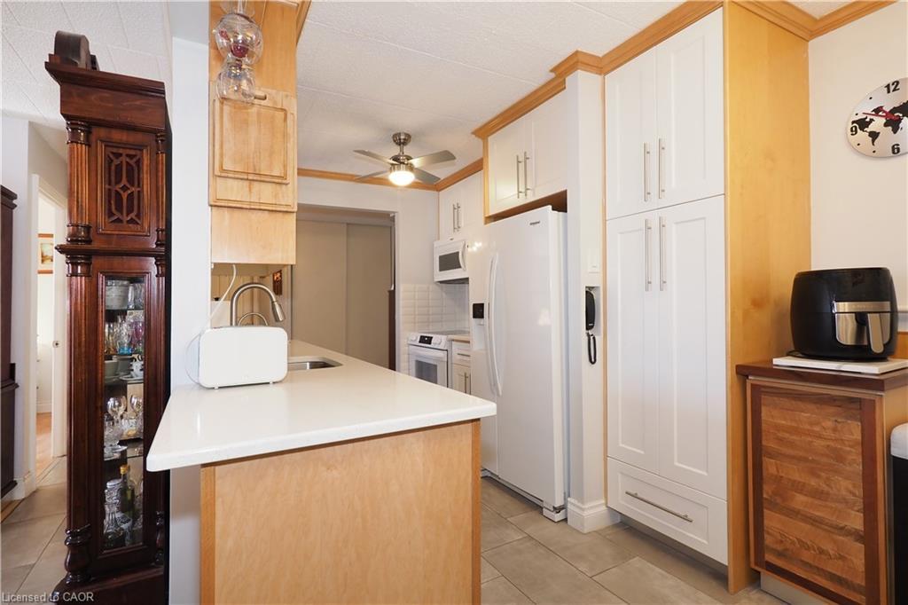 105-71 Vanier Drive, Kitchener, ON - Indoor