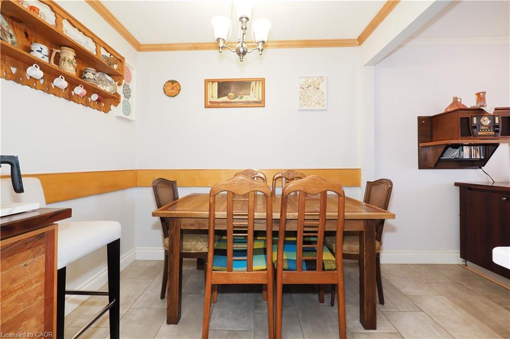 105-71 Vanier Drive, Kitchener, ON - Indoor Photo Showing Dining Room