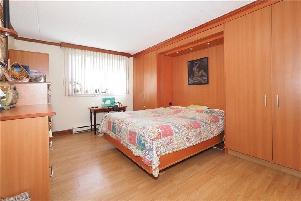 105-71 Vanier Drive, Kitchener, ON - Indoor Photo Showing Bedroom