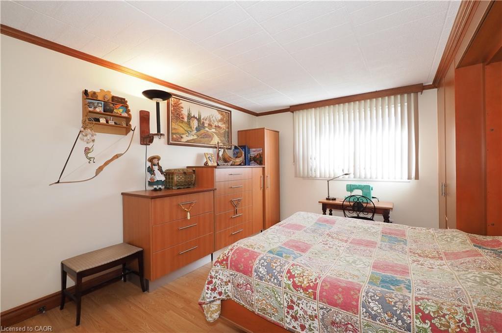 105-71 Vanier Drive, Kitchener, ON - Indoor Photo Showing Bedroom