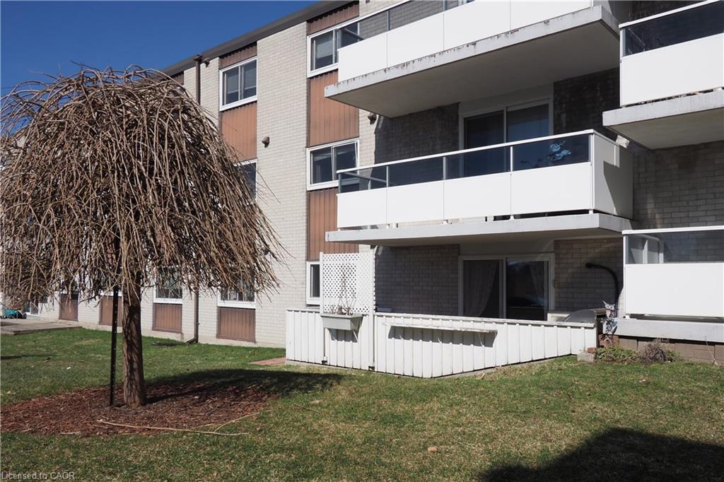 105-71 Vanier Drive, Kitchener, ON - Outdoor