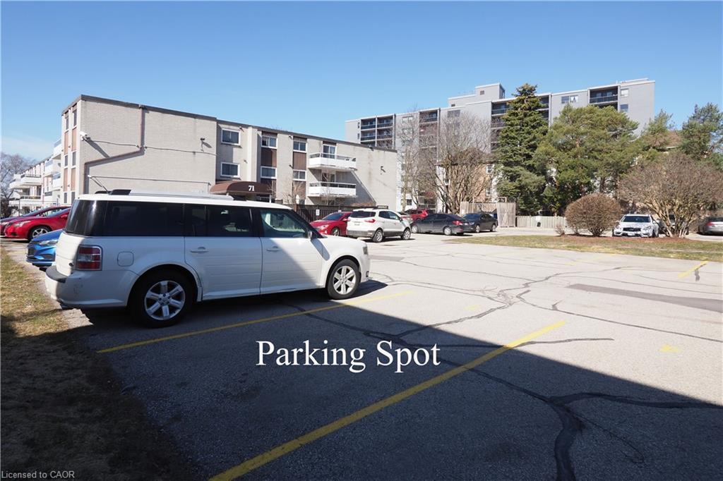 105-71 Vanier Drive, Kitchener, ON - Outdoor