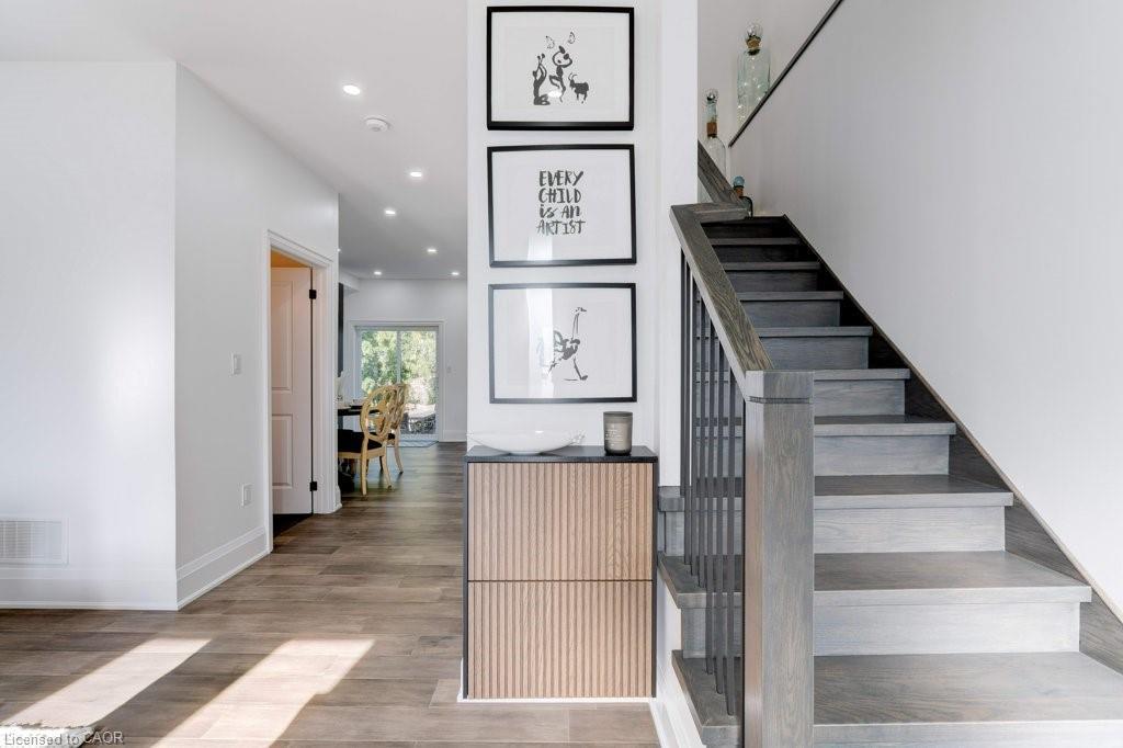 38 East 16Th Street, Hamilton, ON - Indoor Photo Showing Other Room