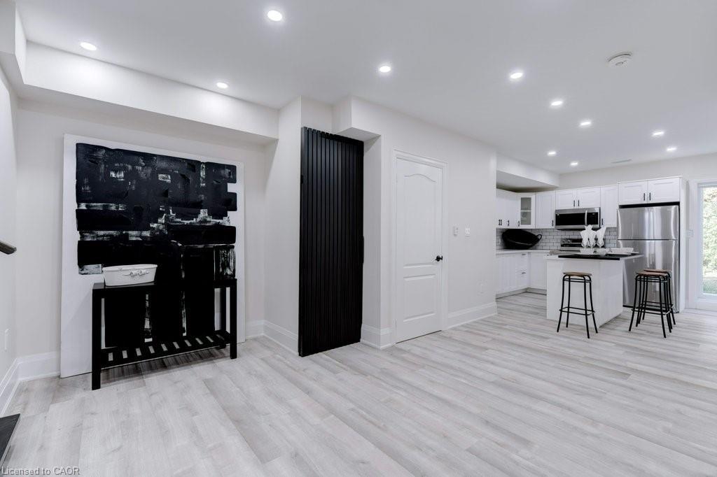 38 East 16Th Street, Hamilton, ON - Indoor