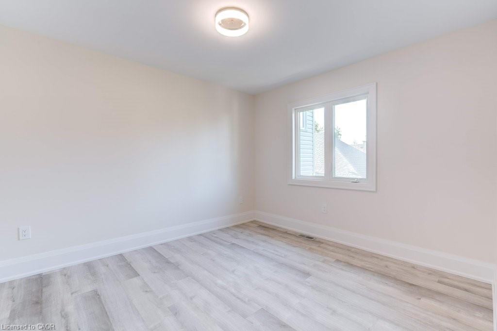 38 East 16Th Street, Hamilton, ON - Indoor Photo Showing Other Room