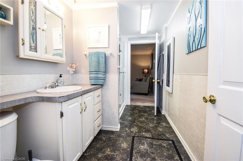 802 John Street, Dunnville, ON - Indoor Photo Showing Bathroom