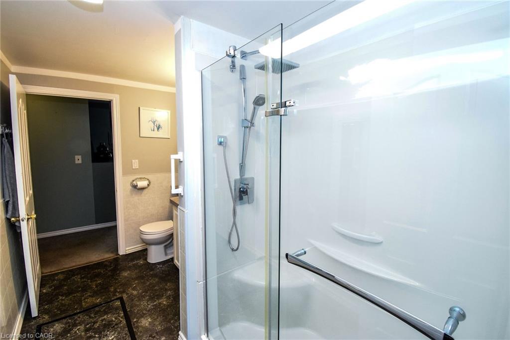 802 John Street, Dunnville, ON - Indoor Photo Showing Bathroom
