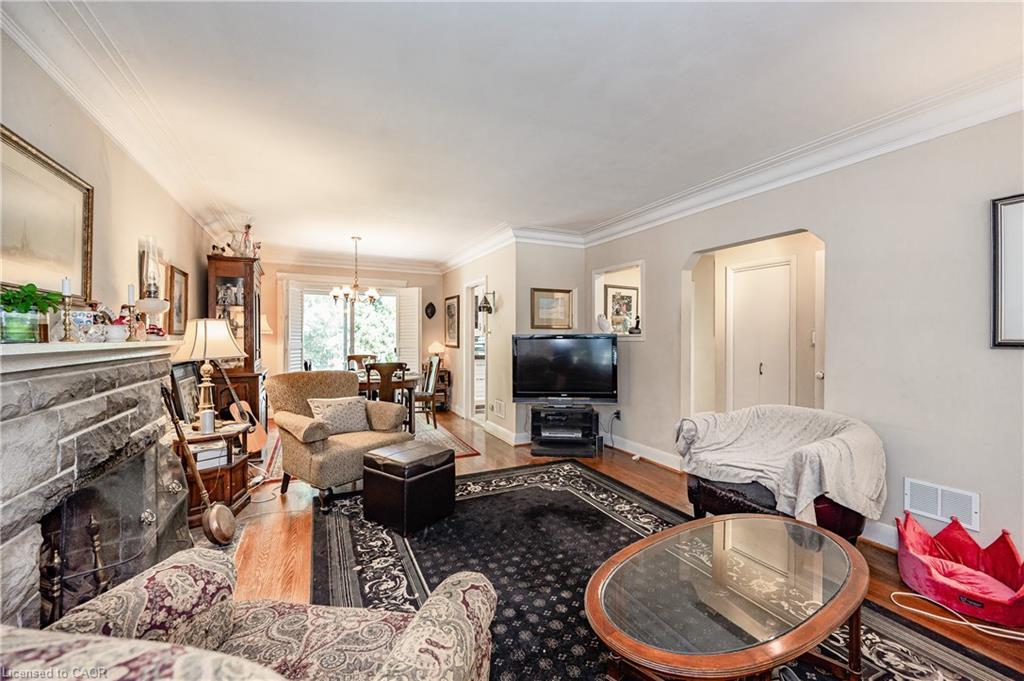 557 Stillwater Crescent, Burlington, ON - Indoor Photo Showing Living Room With Fireplace