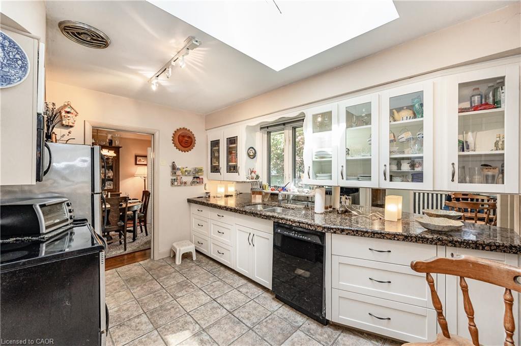 557 Stillwater Crescent, Burlington, ON - Indoor