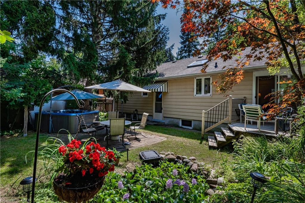 557 Stillwater Crescent, Burlington, ON - Outdoor