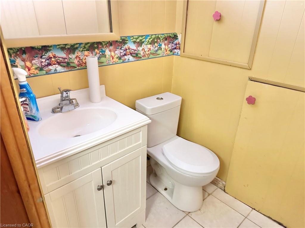 8 Howard Street, Simcoe, ON - Indoor Photo Showing Bathroom