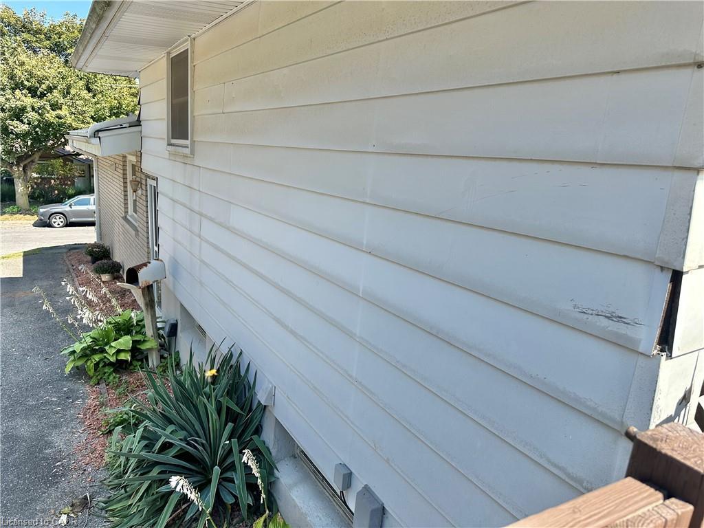 8 Howard Street, Simcoe, ON - Outdoor