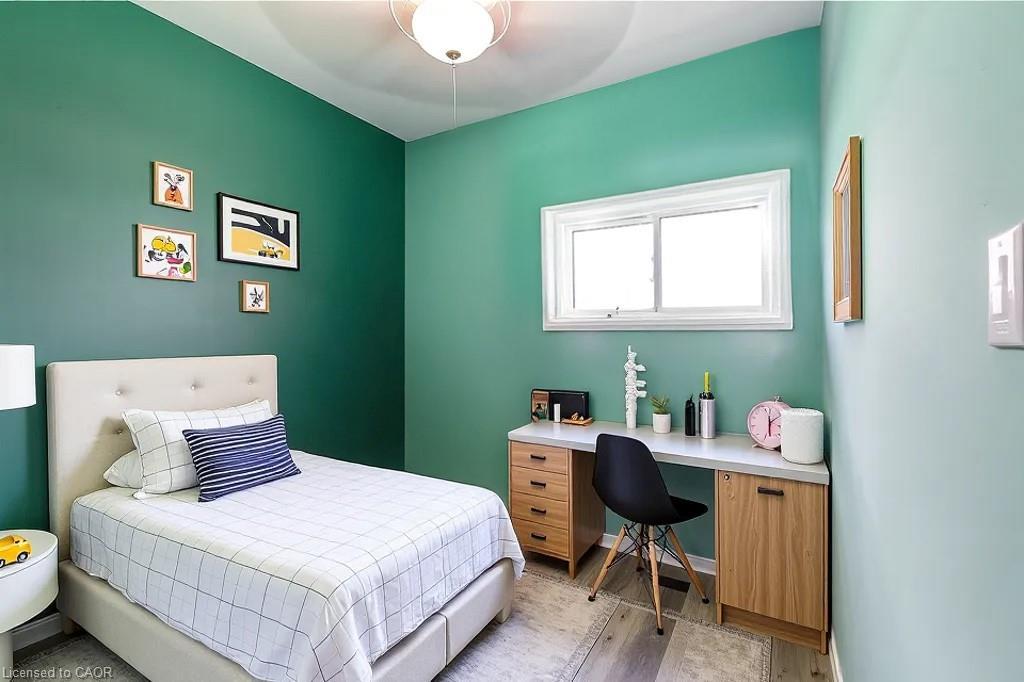 109 Carroll Street, Ingersoll, ON - Indoor Photo Showing Bedroom