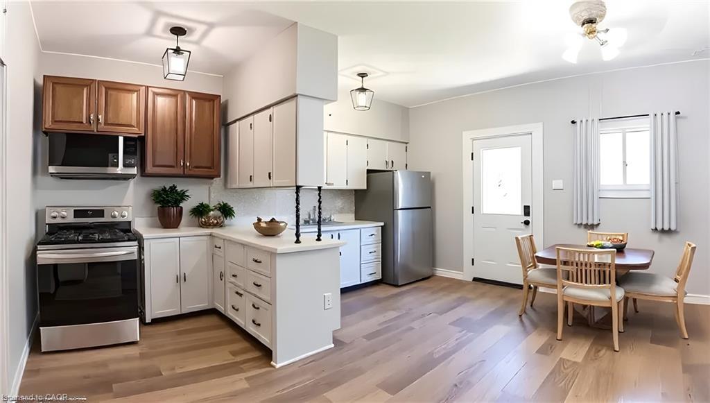 109 Carroll Street, Ingersoll, ON - Indoor Photo Showing Kitchen
