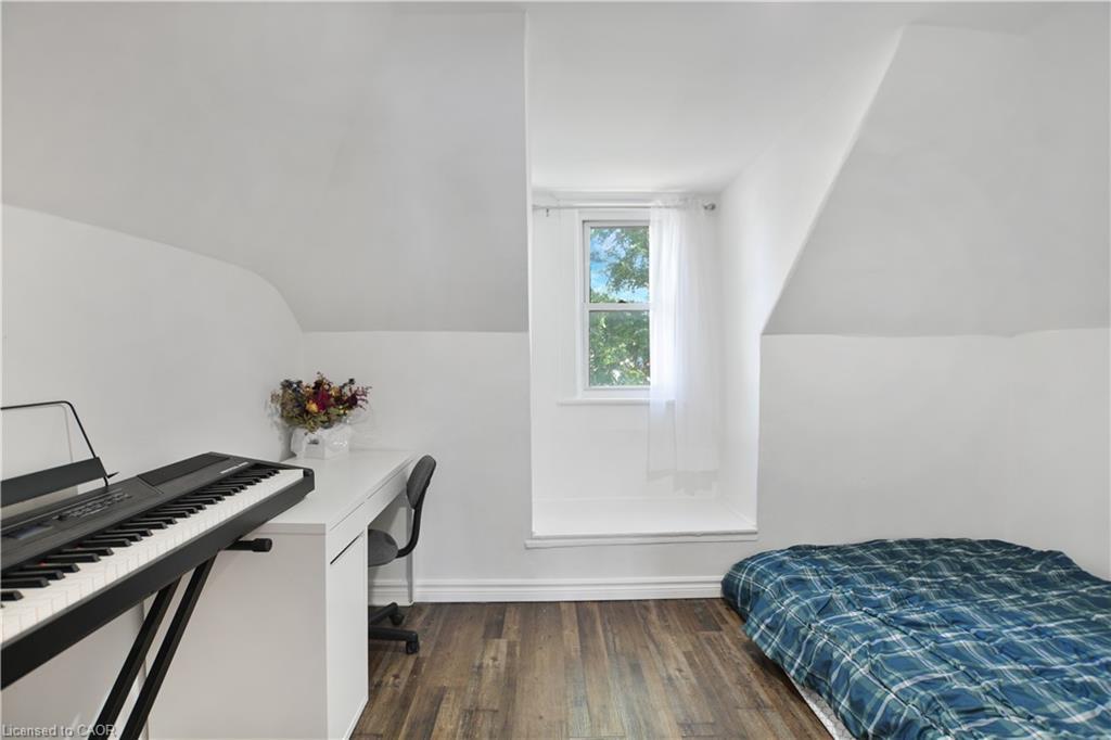 61 Broadway Avenue, Hamilton, ON - Indoor