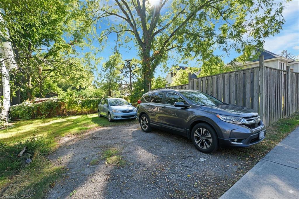 61 Broadway Avenue, Hamilton, ON - Outdoor