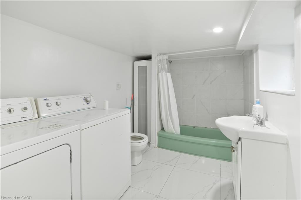 61 Broadway Avenue, Hamilton, ON - Indoor