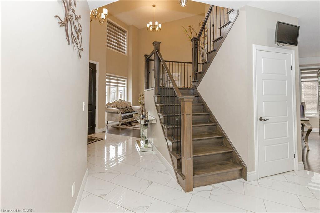 263 Wedgewood Drive, Woodstock, ON - Indoor Photo Showing Other Room