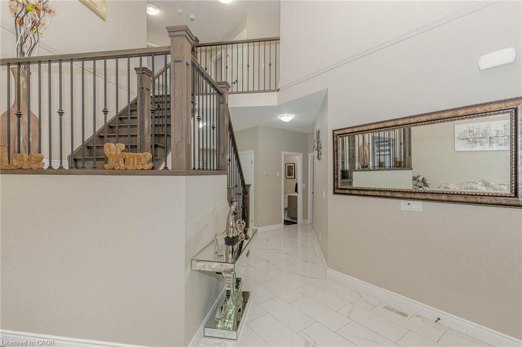 263 Wedgewood Drive, Woodstock, ON - Indoor Photo Showing Other Room